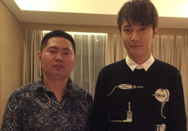 广州one游戏与明星合影